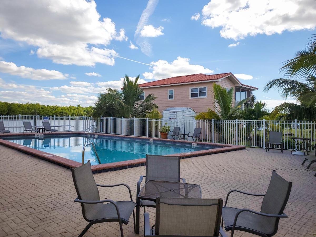 Captain'S Table Hotel By Everglades Adventures Everglades City Exterior foto
