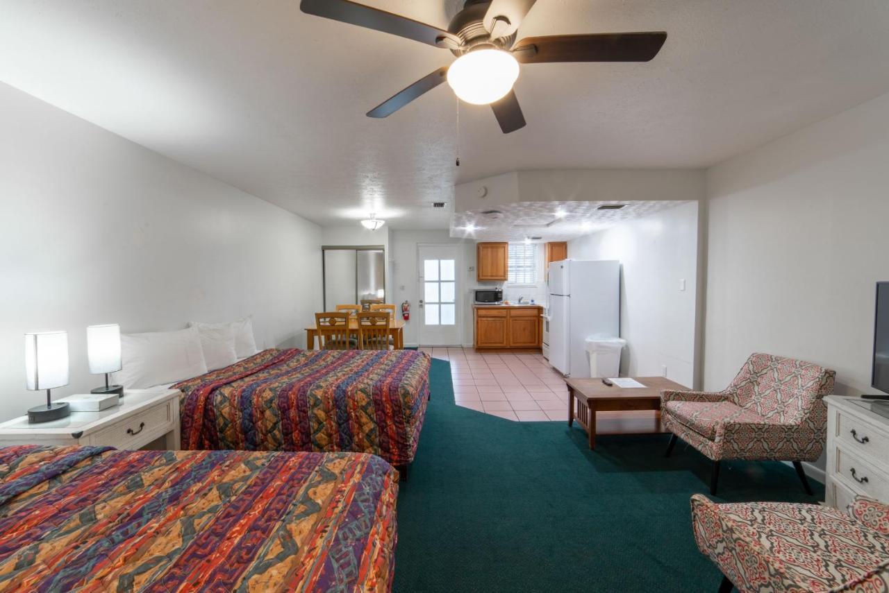 Captain'S Table Hotel By Everglades Adventures Everglades City Exterior foto