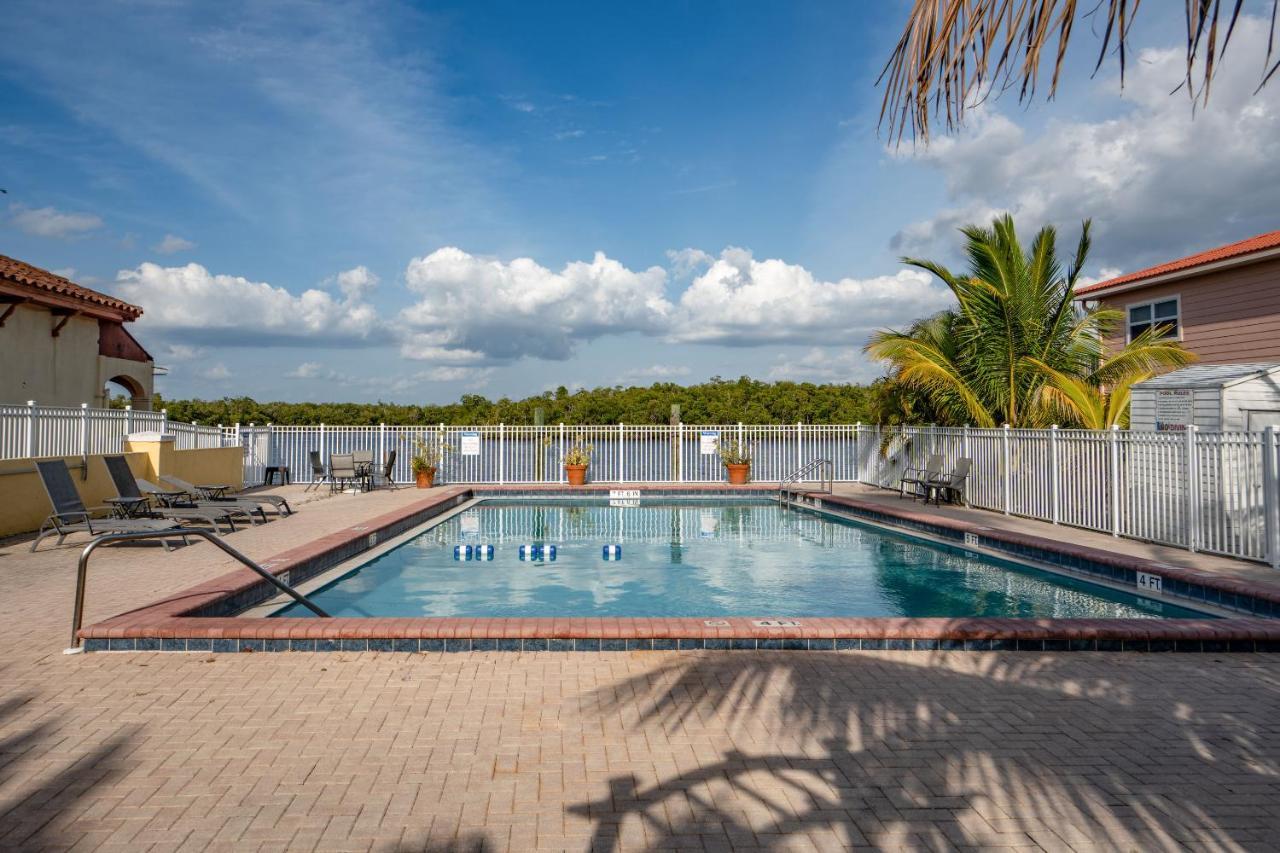 Captain'S Table Hotel By Everglades Adventures Everglades City Exterior foto