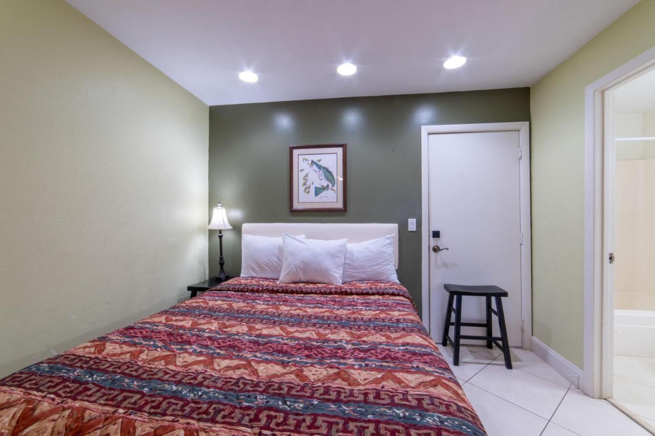 Captain'S Table Hotel By Everglades Adventures Everglades City Exterior foto