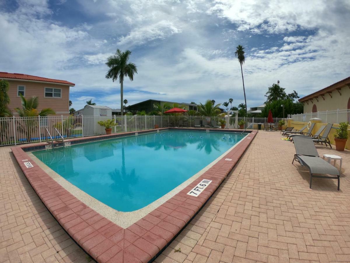 Captain'S Table Hotel By Everglades Adventures Everglades City Exterior foto
